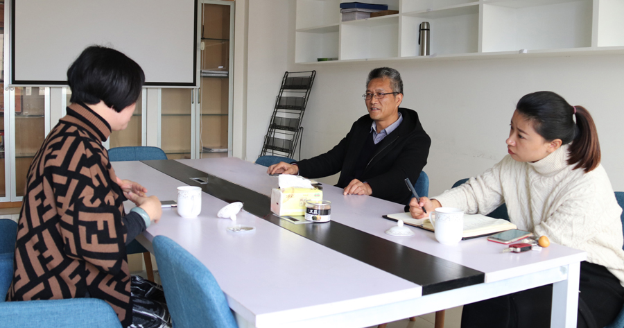 新河鎮(zhèn)人大主席團(tuán)江作巍主席看望市人大代表、林燕飛副總
