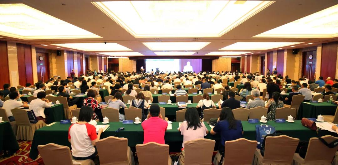 中國(guó)輕工業(yè)百?gòu)?qiáng)企業(yè)高峰論壇在京舉行，美機(jī)斬獲“科技百?gòu)?qiáng)”等多項(xiàng)殊榮