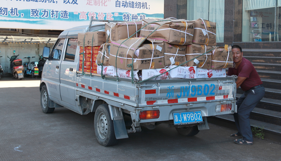 溫嶺市總工會(huì)一行到美機(jī)夏日送“清涼”