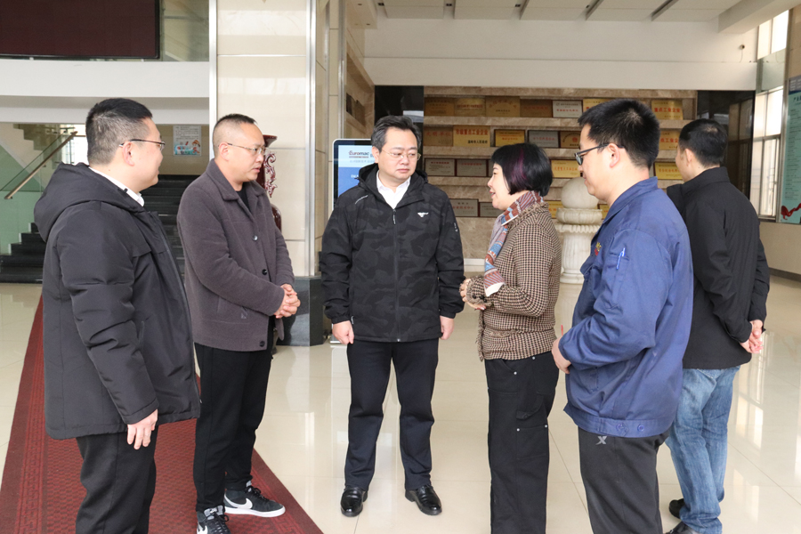 溫嶺市林強(qiáng)市長(zhǎng)一行蒞臨美機(jī)慰問(wèn)我司愛(ài)心員工韓永林